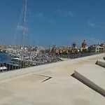 Townhouse , * Cospicua