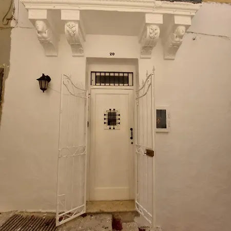 Townhouse ,