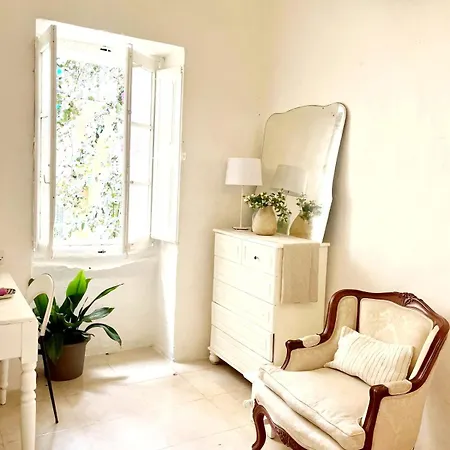 Townhouse , Дом отдыха *