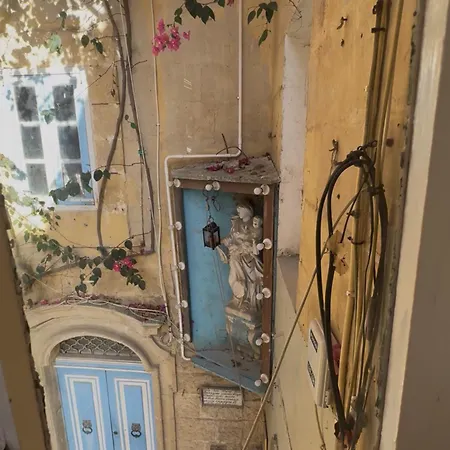 Townhouse , *