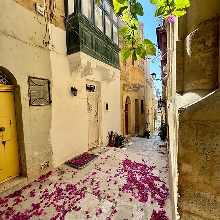 Townhouse ,