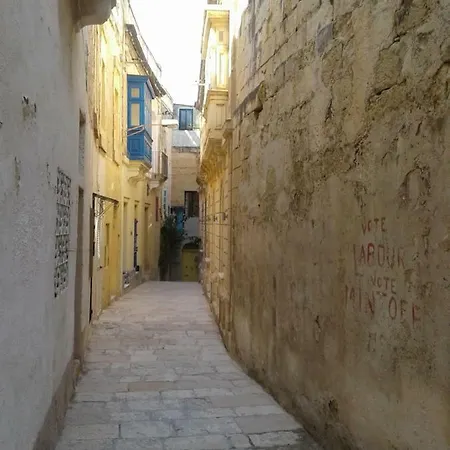 Townhouse , Дом отдыха