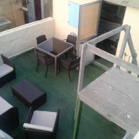 Townhouse , Дом отдыха *
