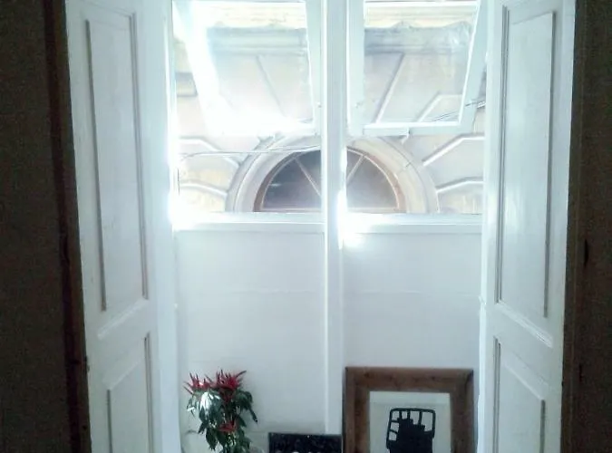 Townhouse , * Cospicua